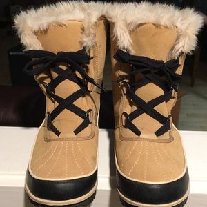 Sorel Boots Women Size 10 (run small, fits like 9)